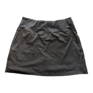 🆕 NWOT women’s black athletic skort with zip pockets | size XL